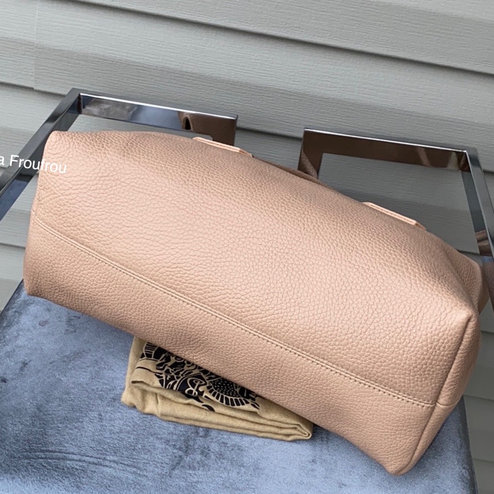 Authentic Burberry bag - Picture 4 of 14